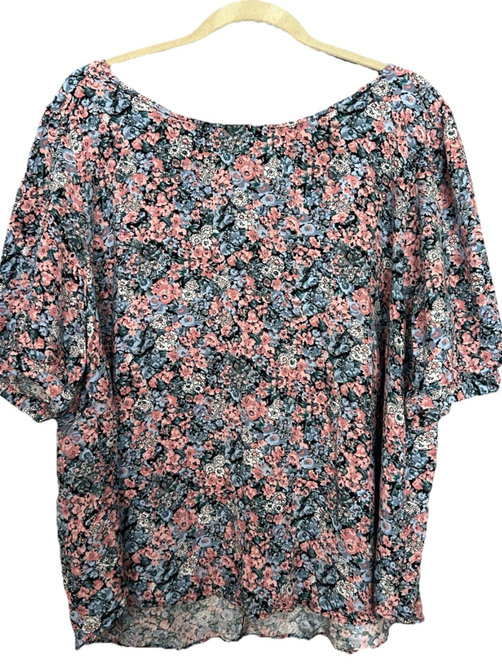 Angels Women’s 3X  Blue Pink Floral Short Sleeve Tie Back Rayon Scoop Neck Top